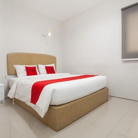 Reddoorz Near Pasar Turi Station Otel Kapasari Dış mekan fotoğraf