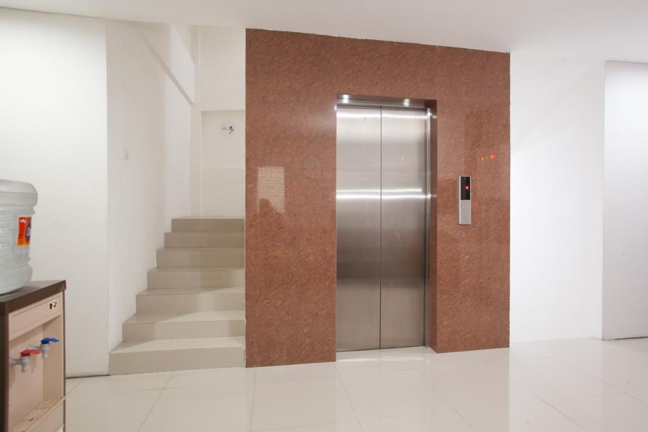 Reddoorz Near Pasar Turi Station Otel Kapasari Dış mekan fotoğraf
