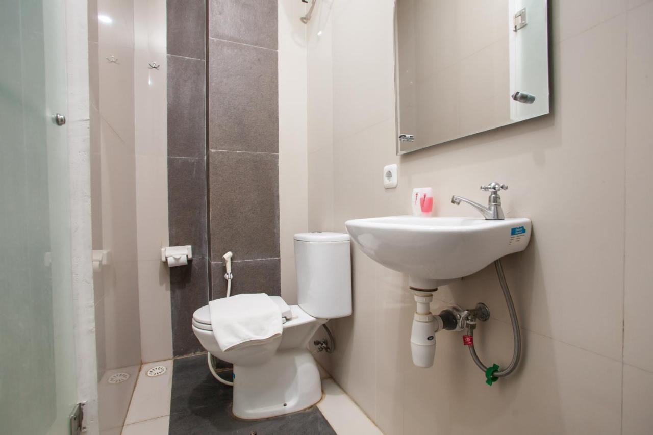 Reddoorz Near Pasar Turi Station Otel Kapasari Dış mekan fotoğraf